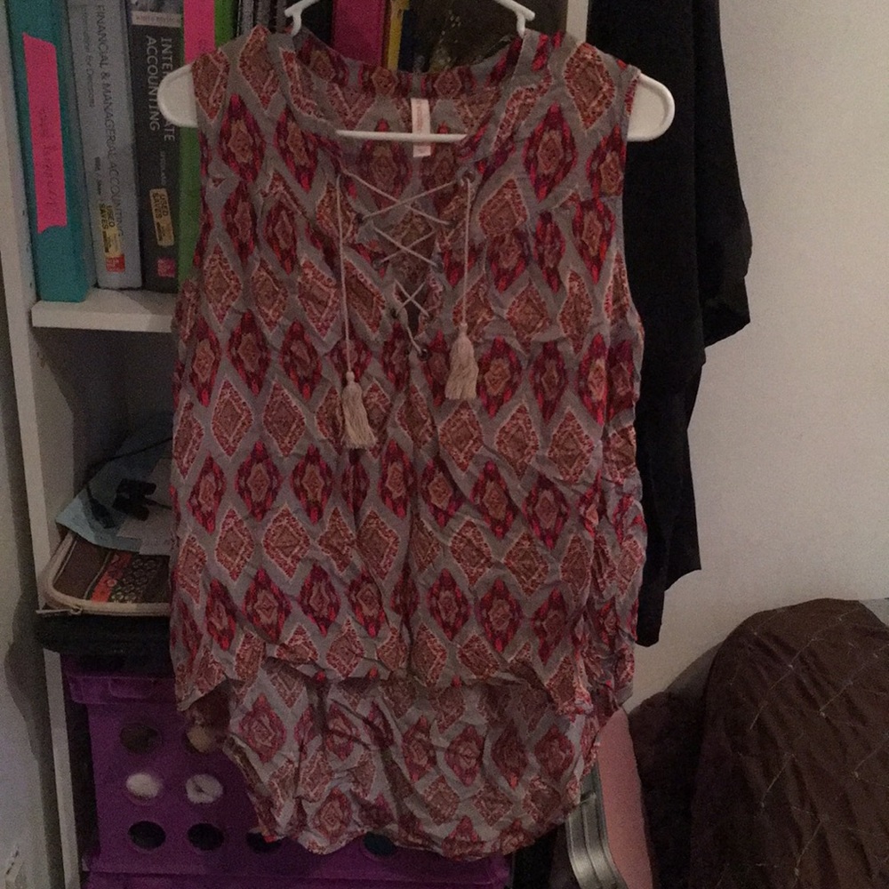 Fun print high-low large tank top